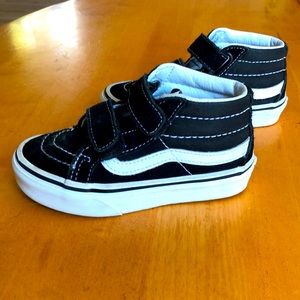 Vans high top black sneaker